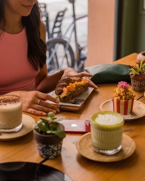 Croissant Salato con Avocado, Salmone Affumicato e Philadelphia